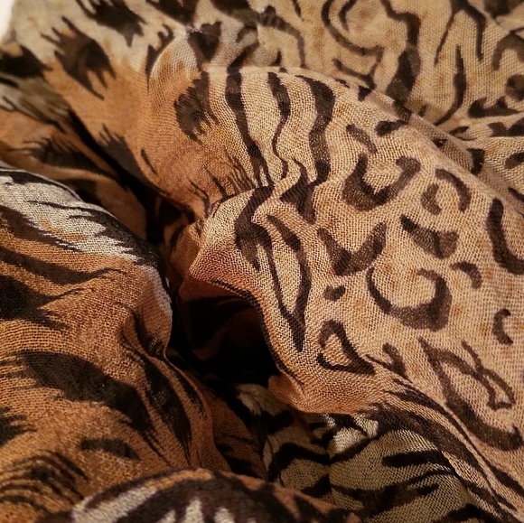 Scraf - Picture 2 of 4